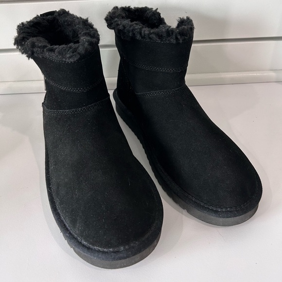 Koolaburra by UGG Aribel Winter Ankle Mini Boots Size 8 Side Zipper Black Suede - Picture 2 of 6